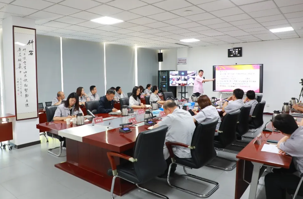 以正确政绩观破解发展难题！中都数科召开党委理论学习中心组集体学习暨树立和践行正确政绩观学习教育专题培训